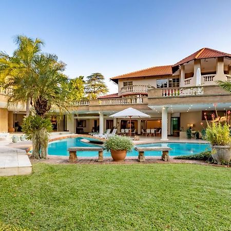 Christies At 32 On Russell Bed & Breakfast Mbombela Bagian luar foto