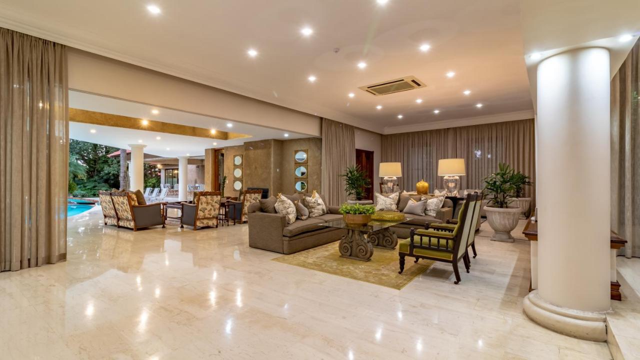 Christies At 32 On Russell Bed & Breakfast Mbombela Bagian luar foto