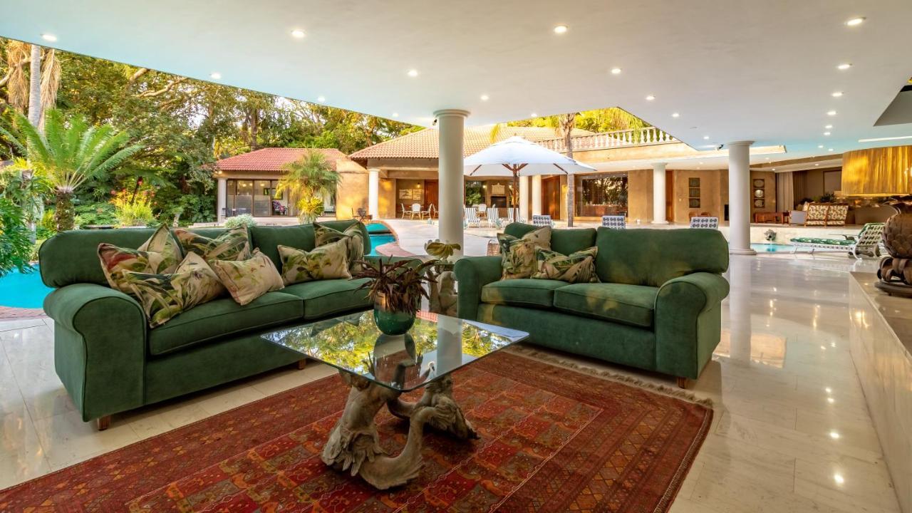 Christies At 32 On Russell Bed & Breakfast Mbombela Bagian luar foto