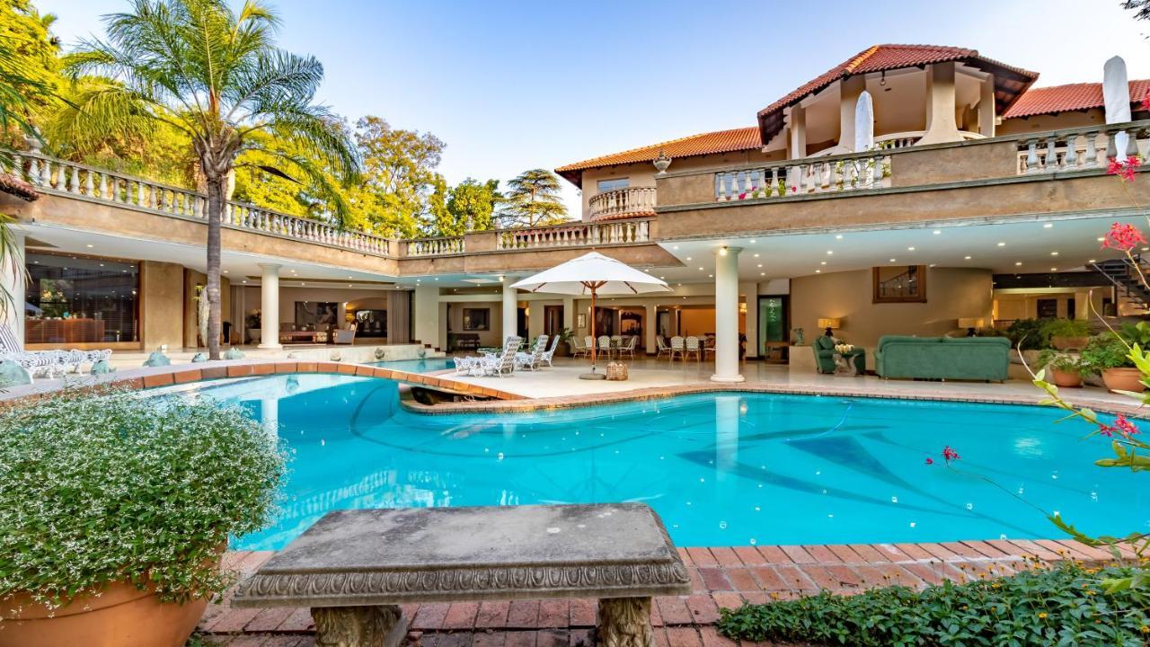 Christies At 32 On Russell Bed & Breakfast Mbombela Bagian luar foto