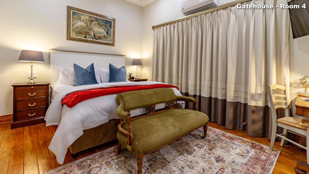 Christies At 32 On Russell Bed & Breakfast Mbombela Bagian luar foto