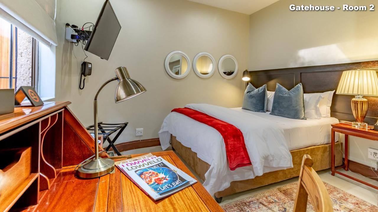 Christies At 32 On Russell Bed & Breakfast Mbombela Bagian luar foto