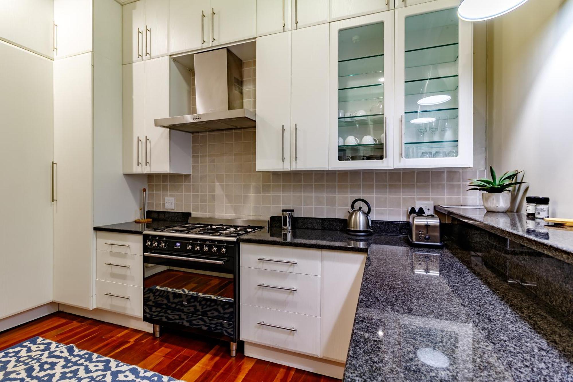 Christies At 32 On Russell Bed & Breakfast Mbombela Bagian luar foto