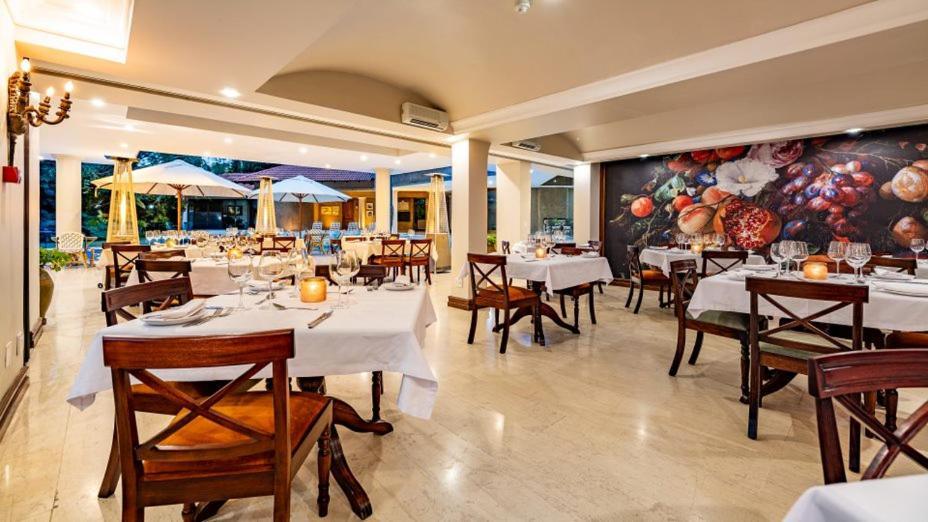 Christies At 32 On Russell Bed & Breakfast Mbombela Bagian luar foto